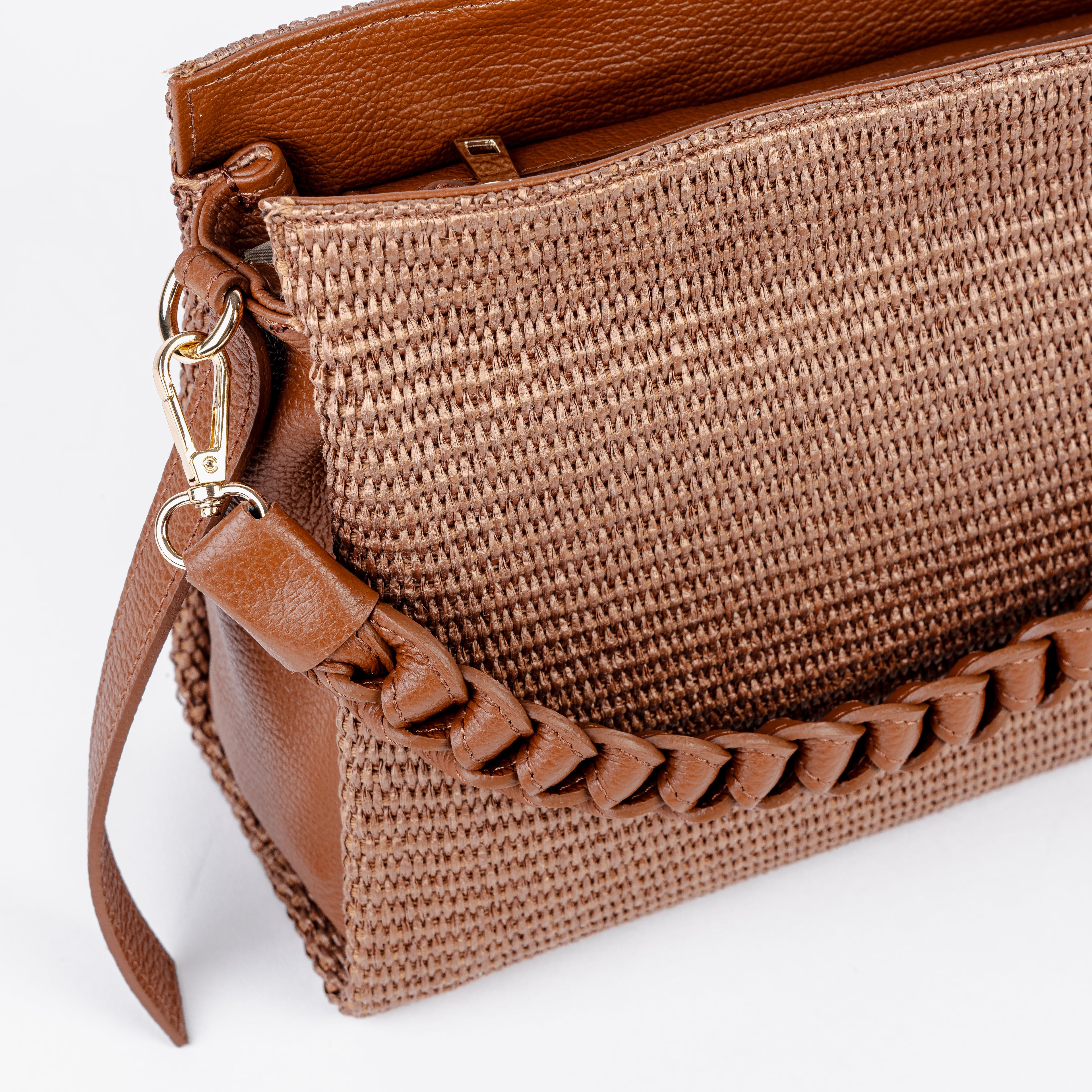ARVÉRO Amalfi Clutch – Raffia & Braided Italian Leather