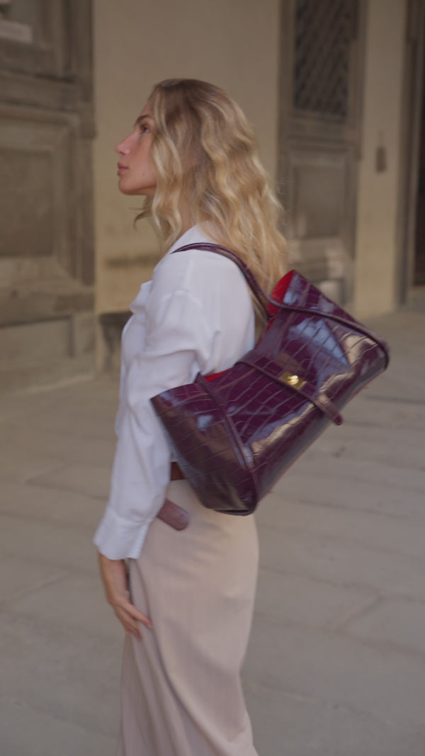 Torba Milano Burgundy z tłoczonej skóry krokodyla z paskiem na kłódkę